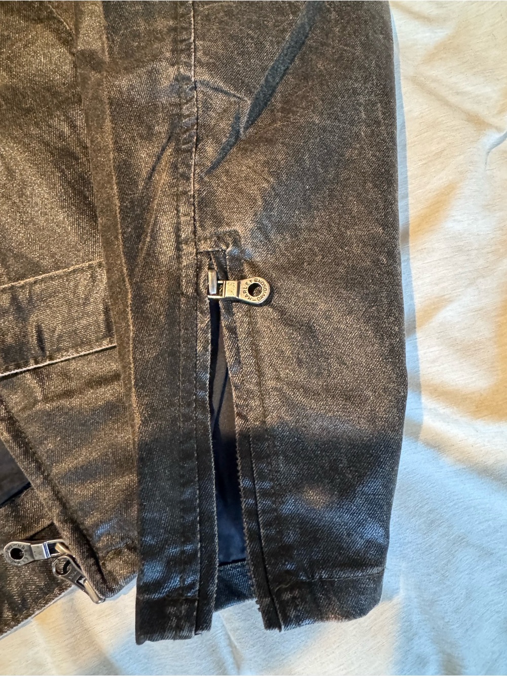 Authentic Harley-Davidson Black Jacket with Embroidered Eagle Patch - Picture 4 of 7